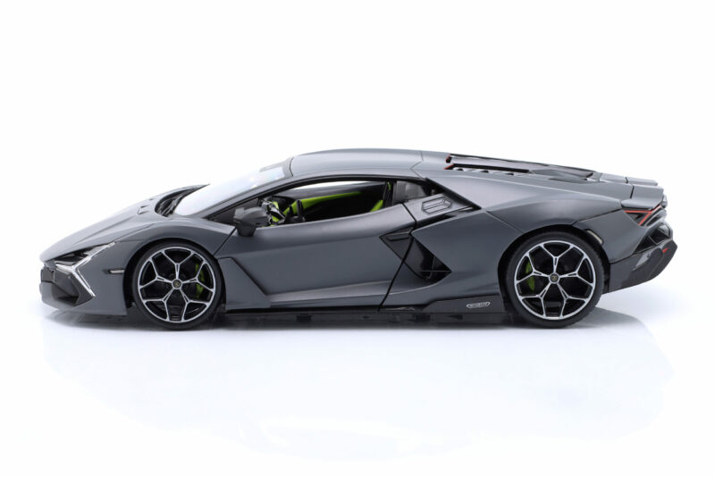 Lamborghini Revuelto Hybrid Baujahr 2023 grau 1:18 Maisto – Bild 4